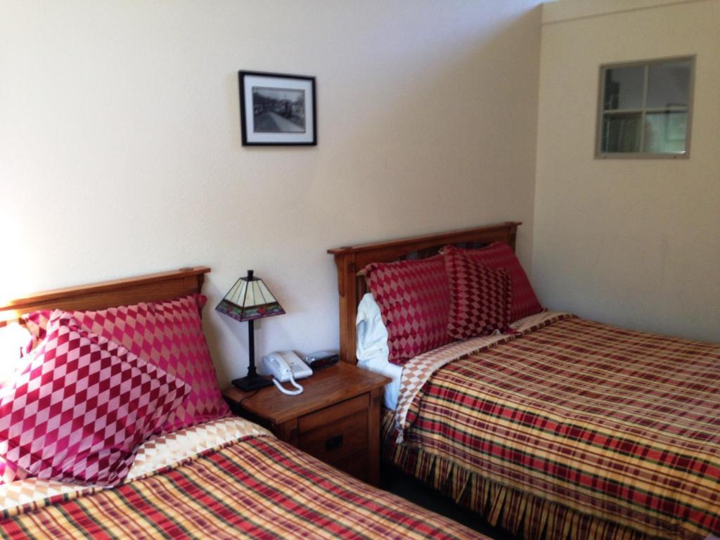 Fairfax Inn San Rafael Ruang foto