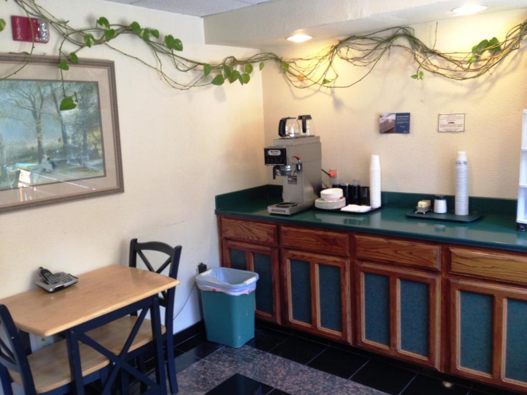 Fairfax Inn San Rafael Bagian luar foto